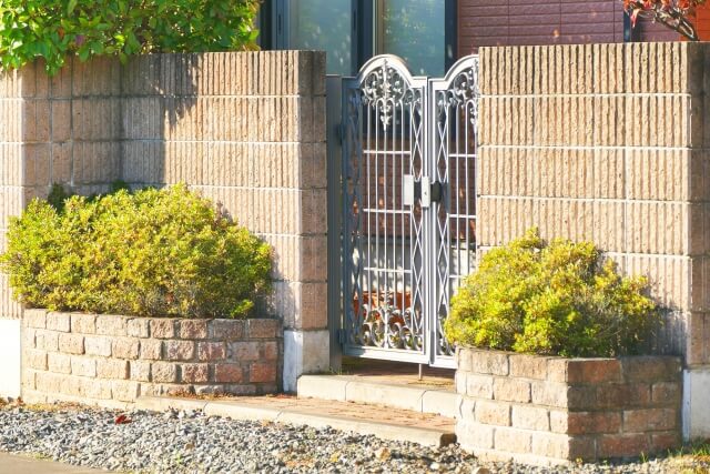 門扉が担う防犯の具体的な役割と安心の設計